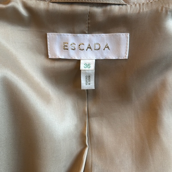 Elegant ESCADA Beige Women's Blazer/Skirt suit set - Picture 10 of 14